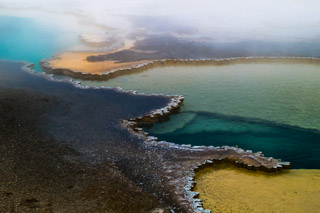 Scalloped Edges on a Thermal Pool