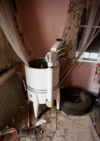 The Collapse of a Perfect Household