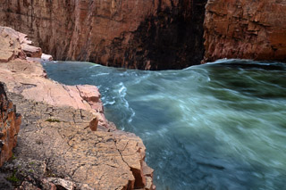 Edges of Wilberforce Falls