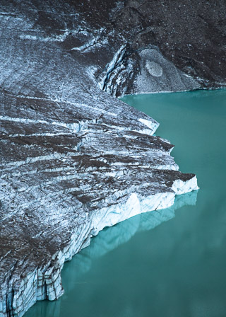 Calving in Curves