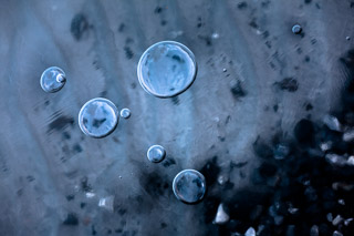 Trapped Bubbles