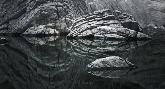 textured-rocks-in-medicine-lake_0